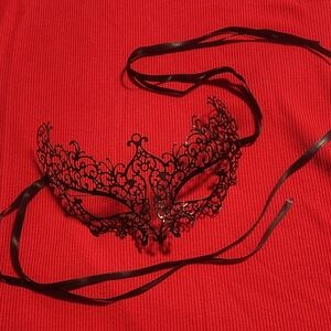 Mask: Elegant Black Face Mask